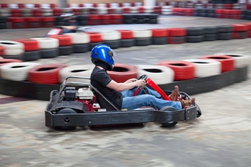 Quelles franchises pour ouvrir un karting indoor en France ?